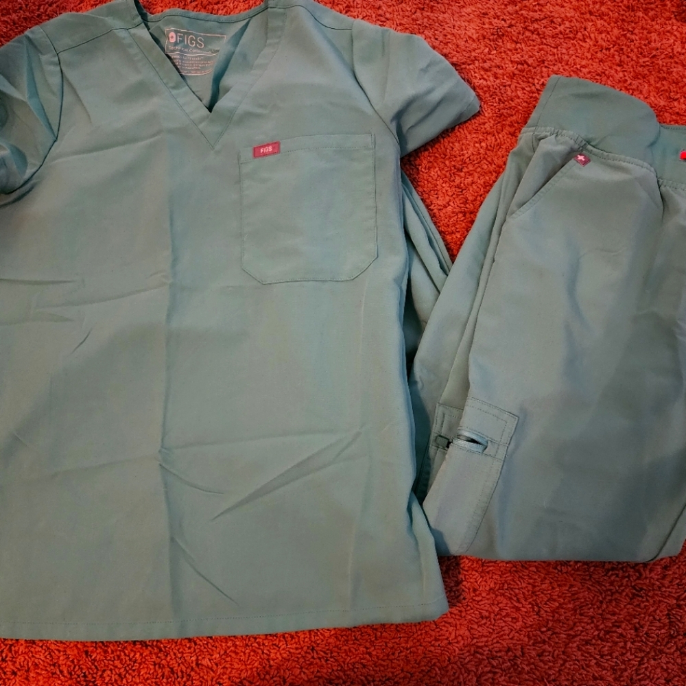 FIGS scrubs